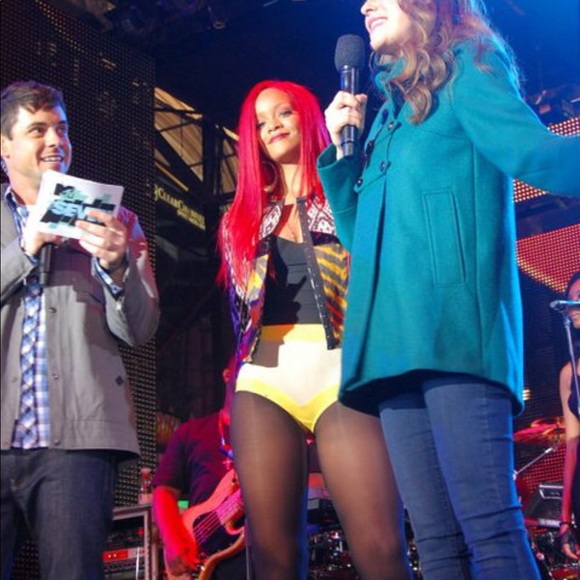 Meet your Posher, Julie - Picture 13 of 16